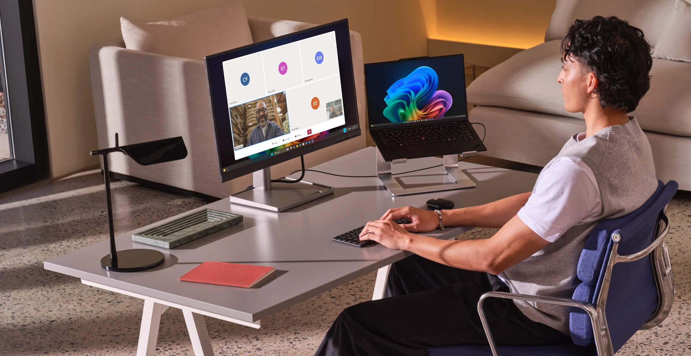 Person using a communication experience built on ACS UI Library