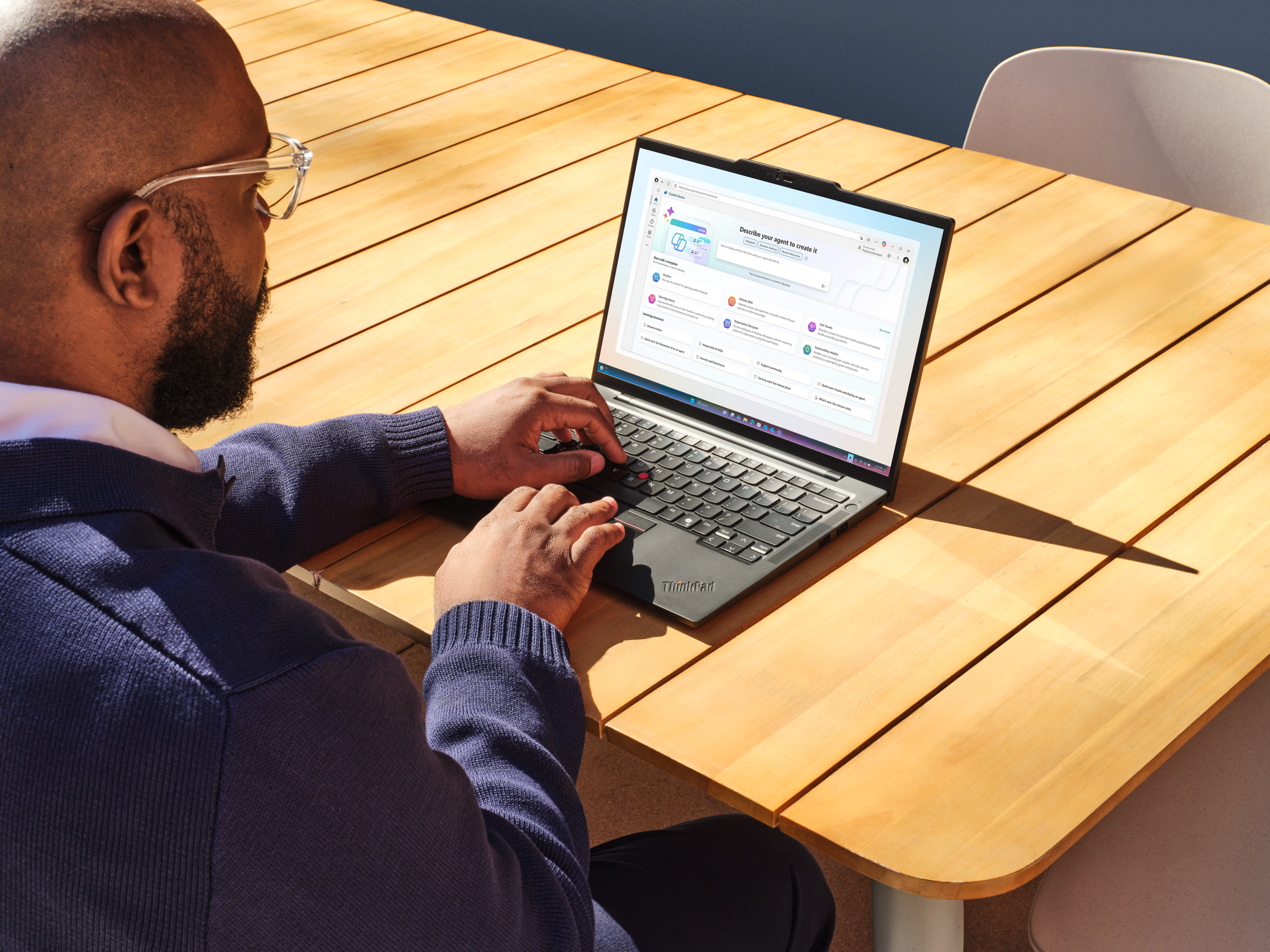 Microsoft 365 Copilot — agent builder UI